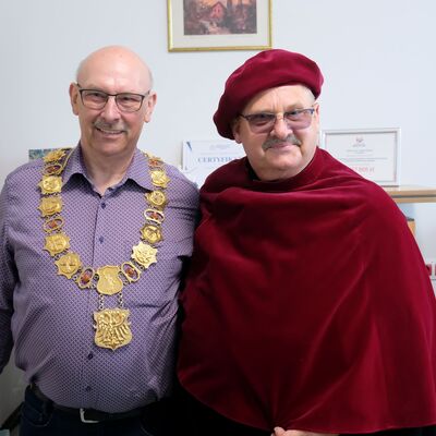 Bild vergr&ouml;&szlig;ern: Kreishandwerksmeister Bernhard Olbrich (links) nutzte den Besuch in Polen f�r den Austausch mit dem stellvertretenden Pr�sidenten der Handwerkskammer Niederschlesien Slawomir Zarentowicz.