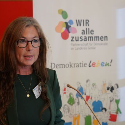 Bild vergr&ouml;&szlig;ern: Das Bild Gaby T�pperwien. Sie war verantwortlich f�r die Organisation der Demokratiekonferenz.