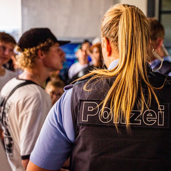 Bild vergr&ouml;&szlig;ern: Zivilgesellschaft und Polizei im Gespr&auml;ch: Vierteiliger Dialogworkshop beginnt am Donnerstag, 29. Oktober. 
Die Veranstaltungsreihe in Zusammenarbeit mit der Polizeiinspektion Goslar soll dabei helfen, Vertrauen auf- und Vorurteile abzubauen