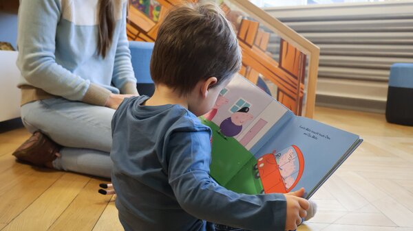 Bild vergr&ouml;&szlig;ern: Pflegefamilien schenken Kindern und Jugendlichen, die nicht bei ihrer leiblichen Familie aufwachsen k�nnen, ein liebevolles und sicheres Zuhause.