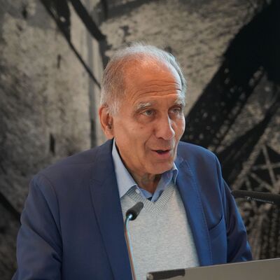 Bild vergr&ouml;&szlig;ern: Der Klimaexperte Professor Dr. Mojib Latif hielt den Impulsvortrag zum Thema Hitzeschutz. Dabei beleuchtete er die Auswirkungen der Erderw�rmung.