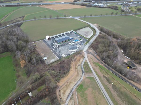 Bild vergr&ouml;&szlig;ern: Das Bild zeigt eine Luftaufnahme der M�llumschlagstation (MUS) in Bornhausen.